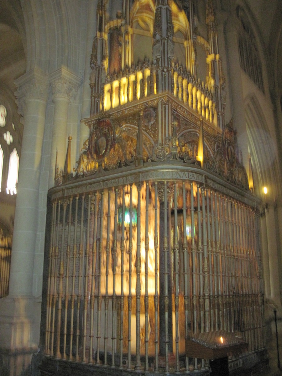 -Un angolo interno della cattedrale